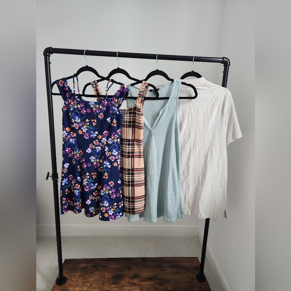 Lot of 4 Dresses Women's Size S ‎ SMALL Bundle